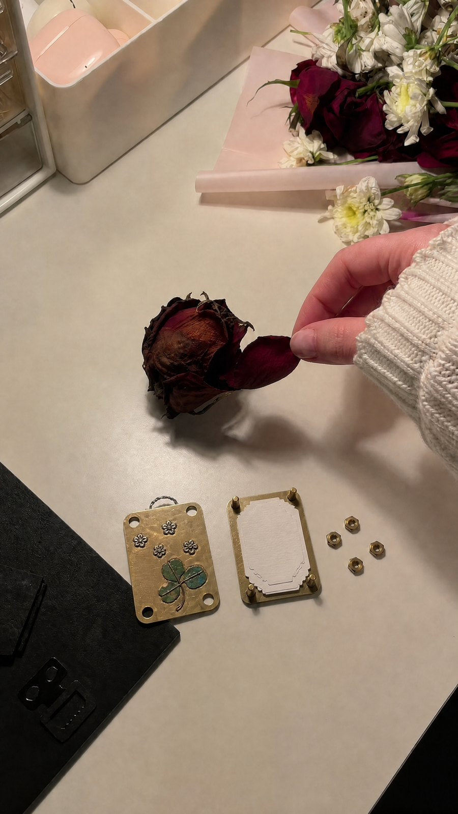 Love Petals pocket flower press